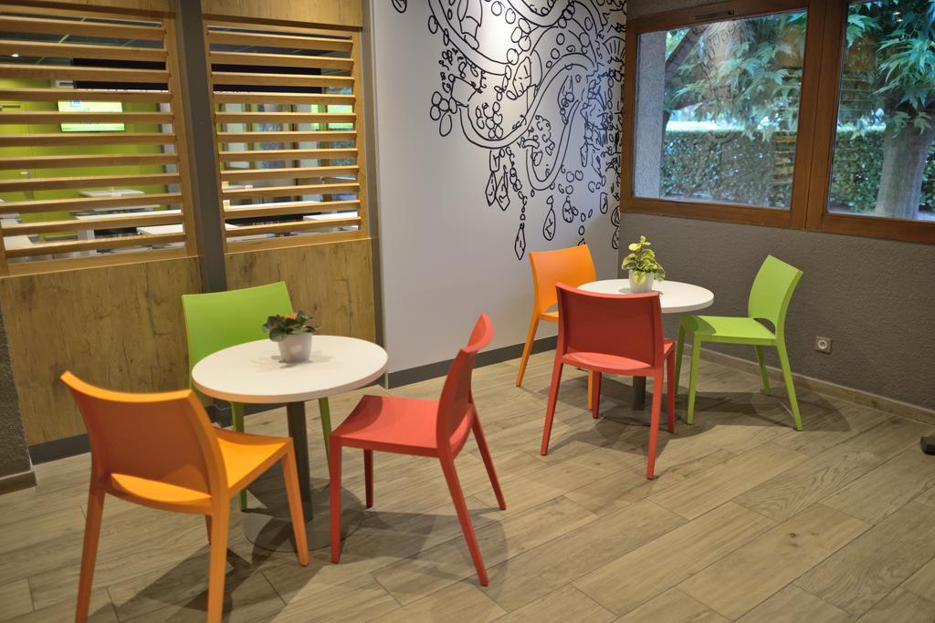 Ibis Budget Bollene Luaran gambar